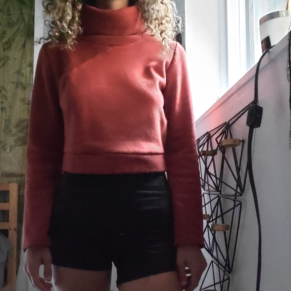 Alo Yoga Cropped Sweater